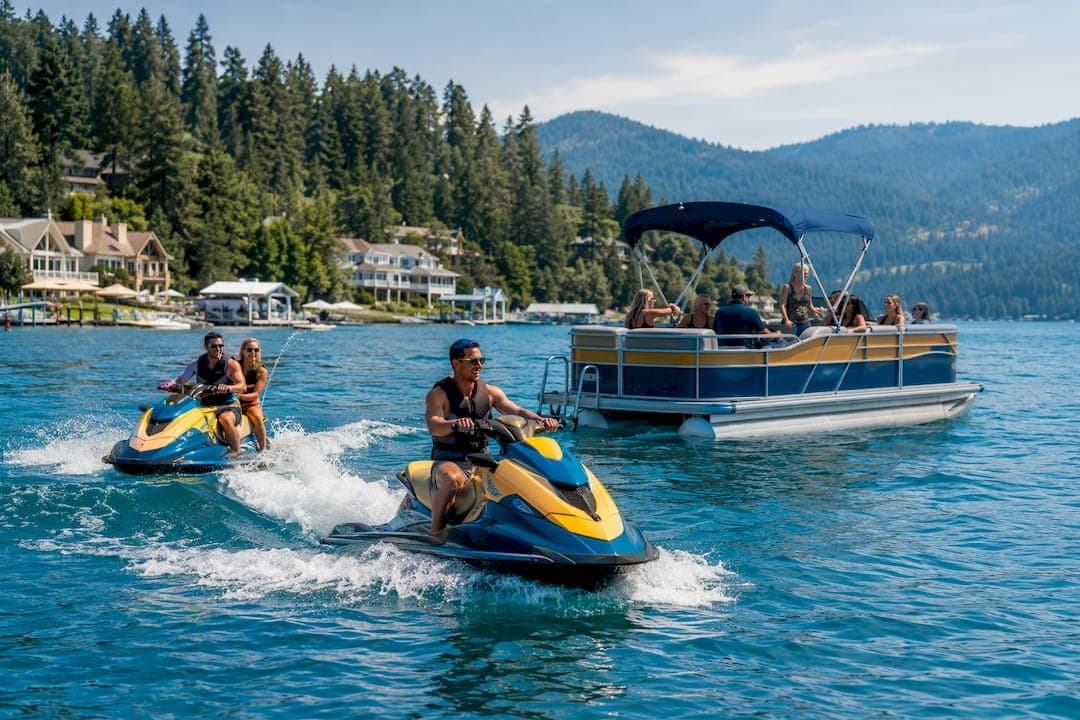 How to Coordinate a Group Water Sports Outing in Spokane